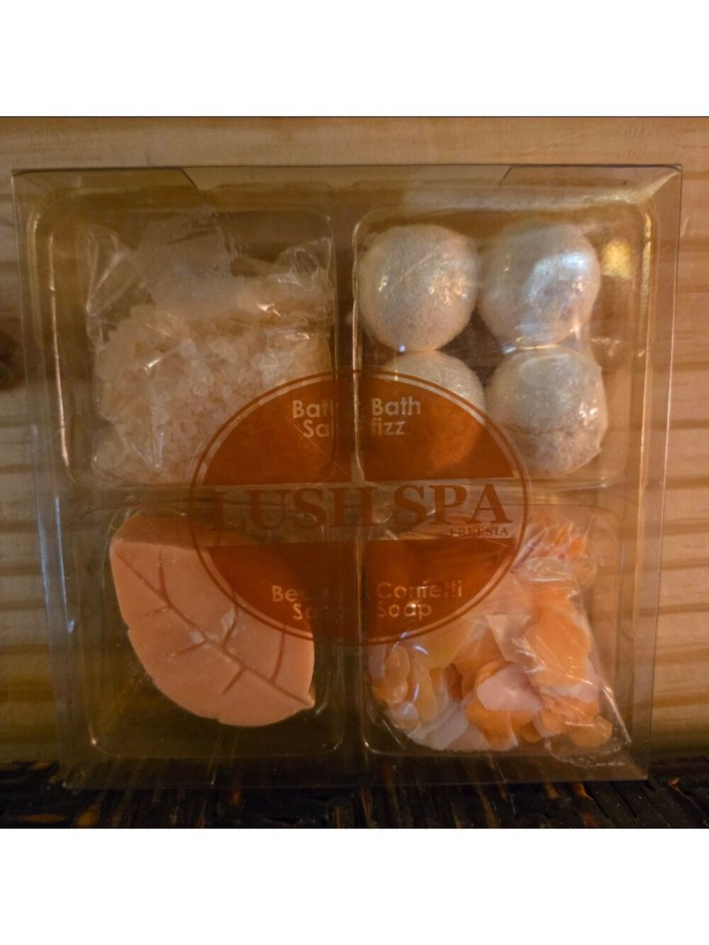 Lush Spa, bath salt, beth fizz, beauty soap, confetti soap